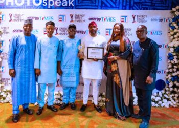 Photo News : kyari Shines At Energy Times Award 2024