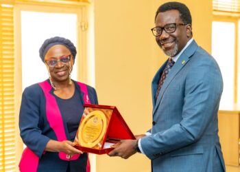 Omosehin Hosts CIIN Council Members ln Abuja